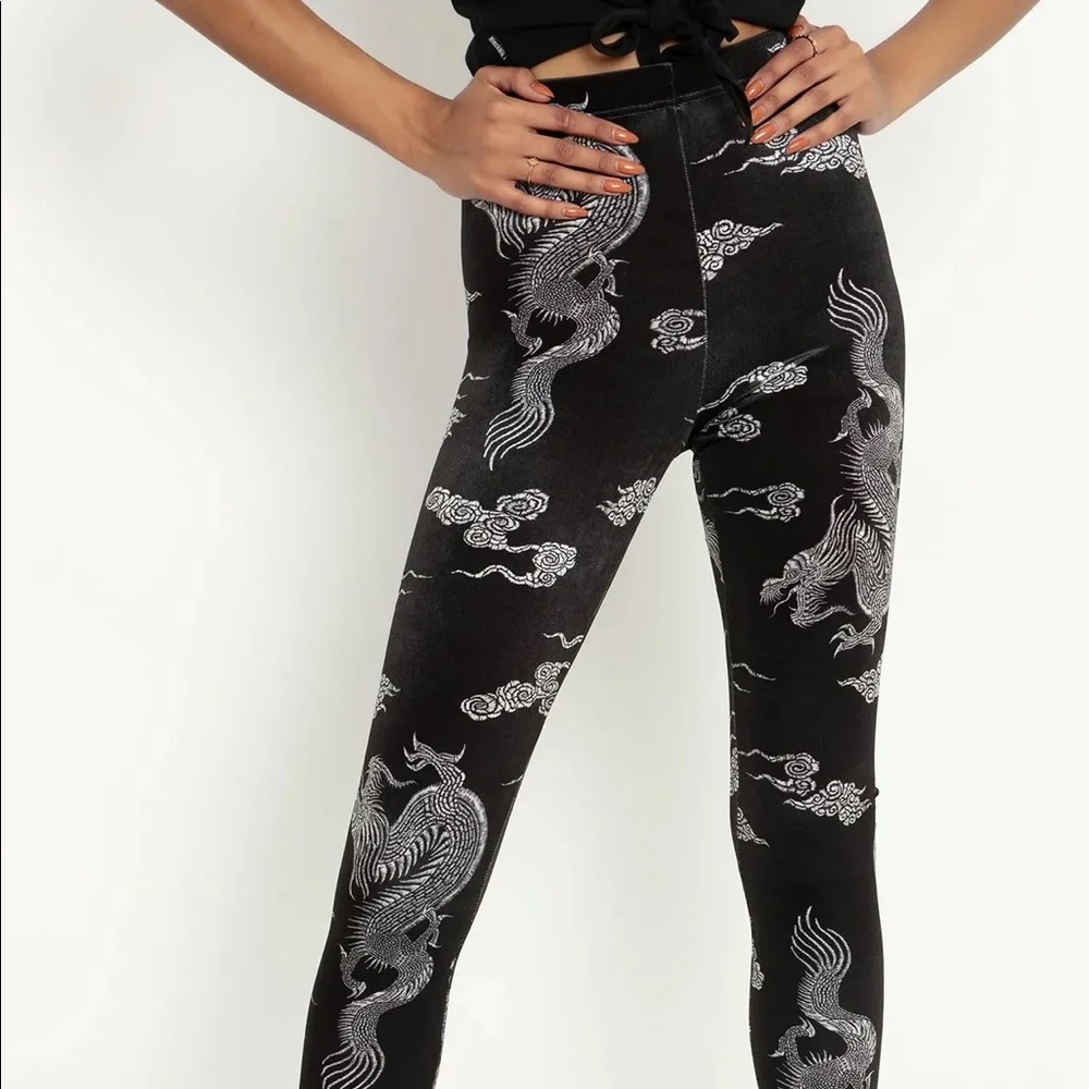 Blackmilk LUCKY DRAGON VELVET HW LEGGINGS - LIMITED XS - Picture 4 of 5